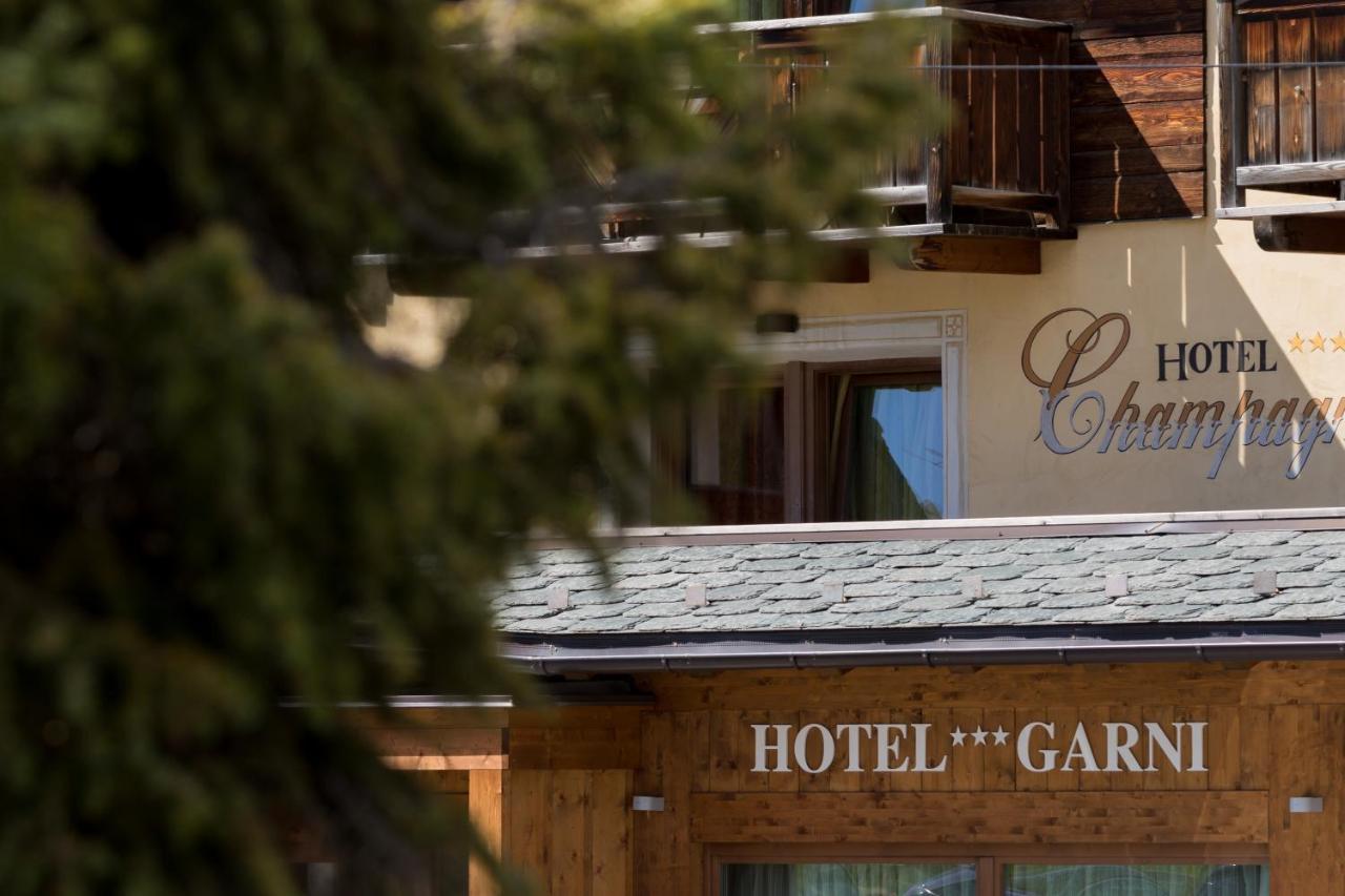 Hotel Champagne ลีวินโญ ภายนอก รูปภาพ