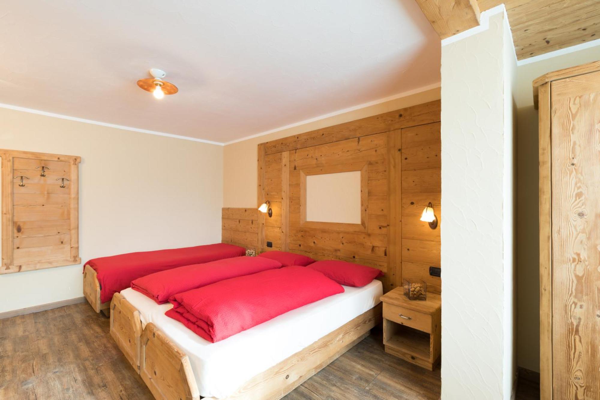 Hotel Champagne ลีวินโญ ภายนอก รูปภาพ