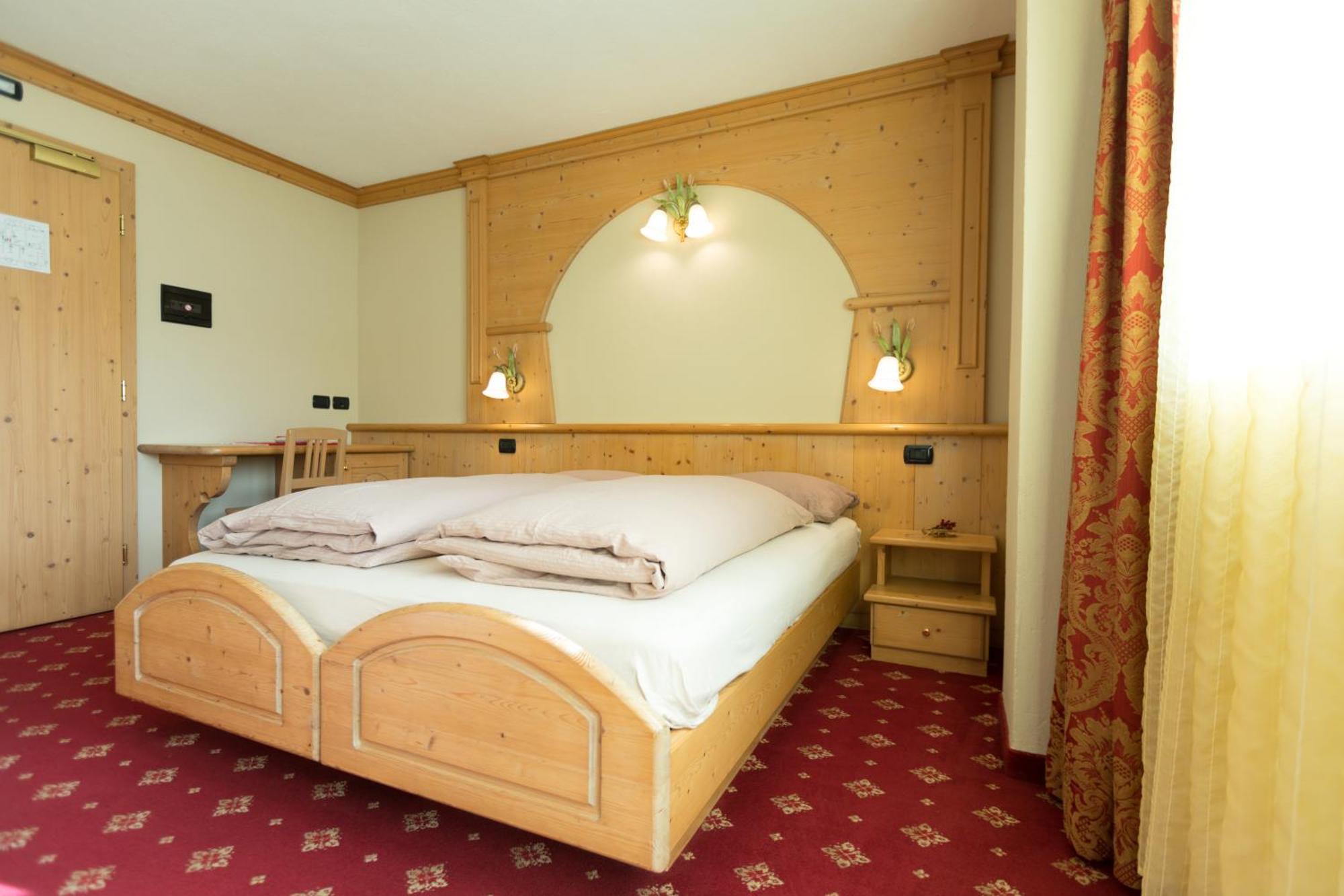 Hotel Champagne ลีวินโญ ภายนอก รูปภาพ