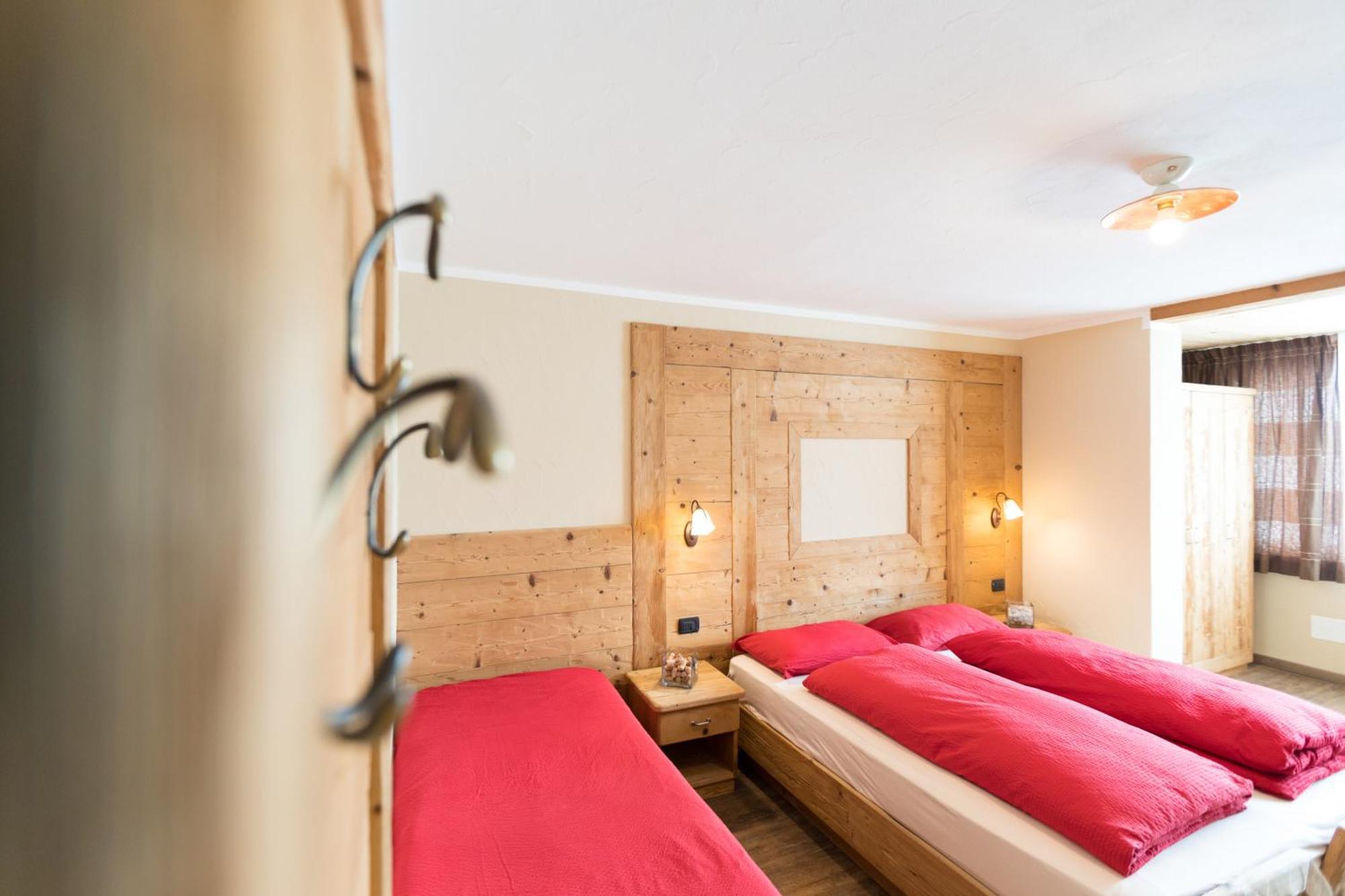 Hotel Champagne ลีวินโญ ภายนอก รูปภาพ