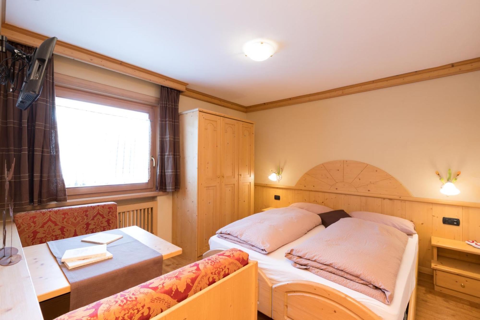 Hotel Champagne ลีวินโญ ภายนอก รูปภาพ